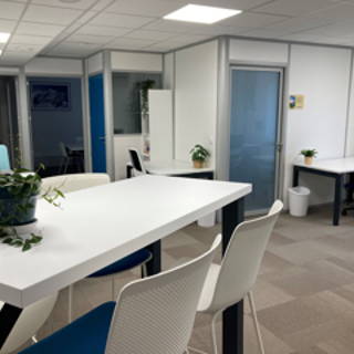 Open Space  6 postes Coworking Place Marie Curie Annecy 74000 - photo 4